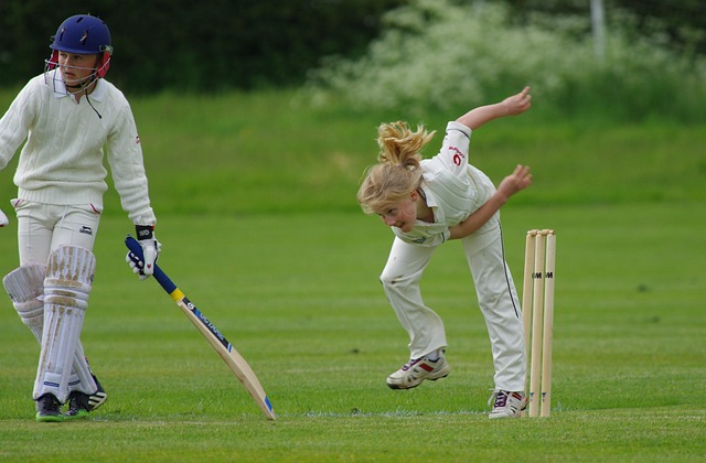 Vibe Vibe Cricket bowler delivering ball